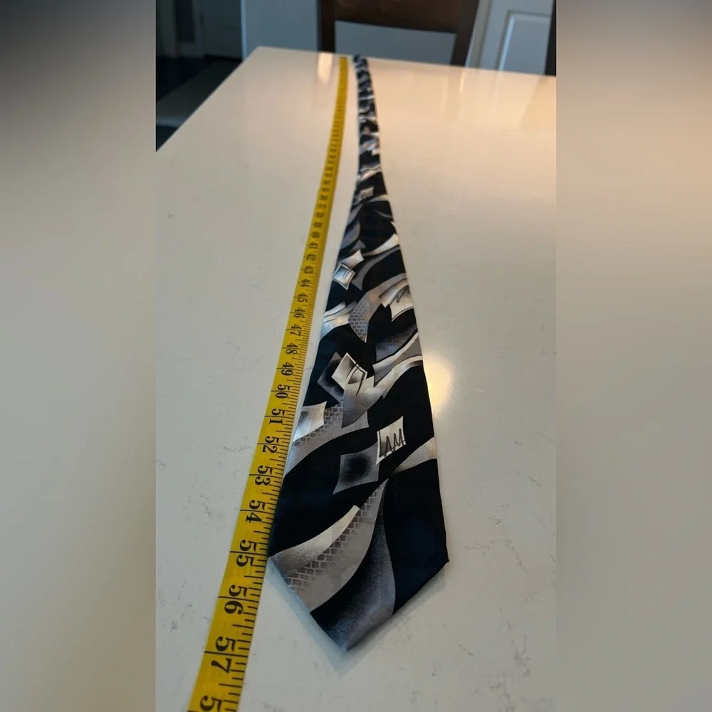 Van Heusen classic collection Black and Gray Tie